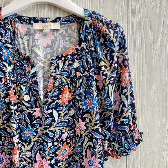 Loft Blue Floral Short Sleeve Top Size Small - Picture 2 of 5